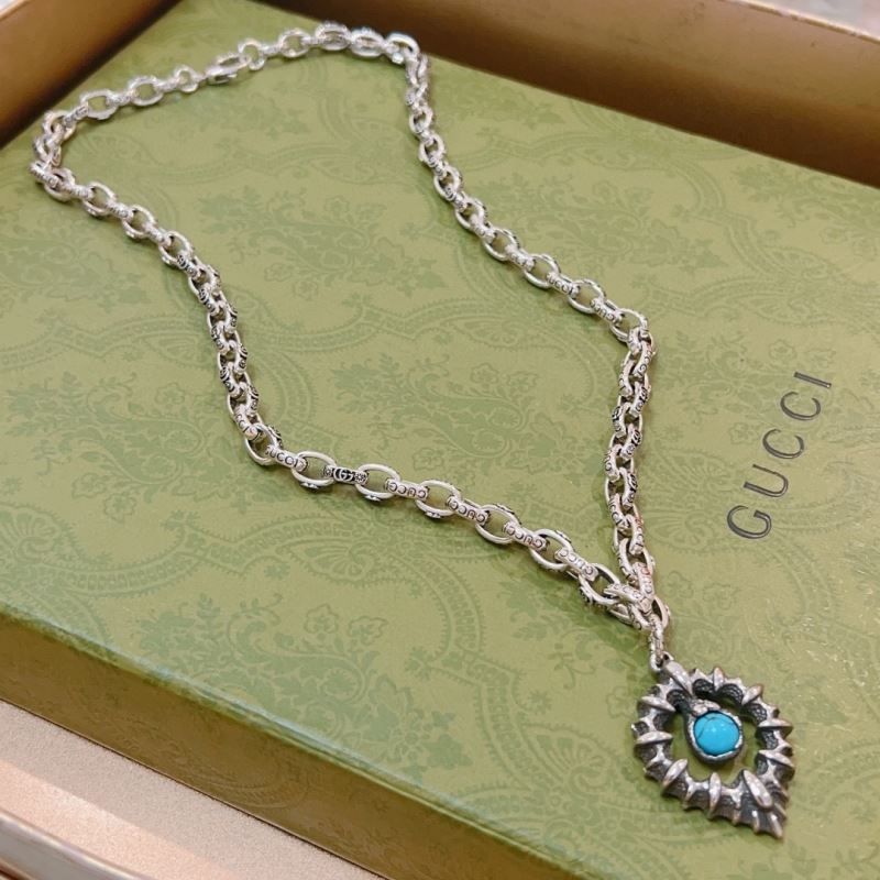 G*u*i necklaces